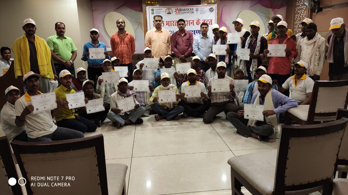 BhaskFoundation's tweet photo. Certificates Distribution to Rural Masons trained Candidates under #SwachBharatMission #PMKVY programme in #Jhansi
@NSDCINDIA , @csdci_anand @ConstructionSSC, @PMKVY_INDIA https://t.co/tIChXlyE7n