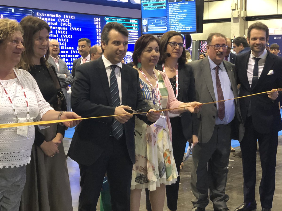 Expojoc's tweet image. Satisfechos del largo camino recorrido y el esfuerzo invertido para llegar hasta aquí. Gracias a todos los expositores, patrocinadores y visitantes por hacerlo posible. Queda inaugurado #Expojoc2019. Hagan juego señores!