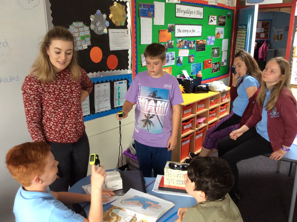Plasyfelin's tweet photo. Year 6 are having a great morning with @CardiffMBBChC21 learning about the heart and how to stay healthy #plapc13 #plapscience #plappse #plaphealthy https://t.co/2BMgTBbQop