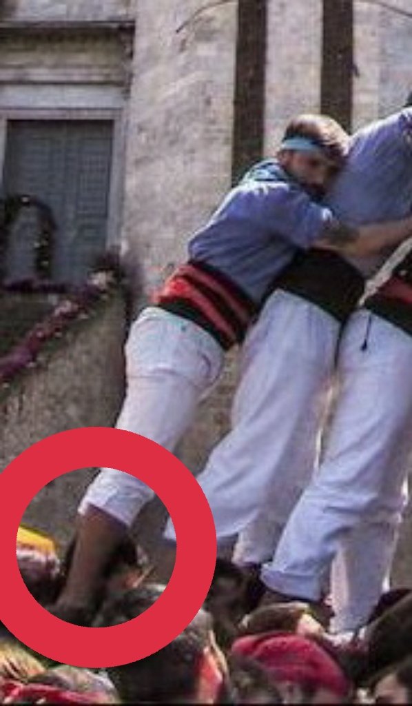 CastForaOrbita's tweet photo. ⭕Per cert, AQUÍ tenim la prova decisiva que en @mariososa89 ens va enganyar al programa quan va dir, i està gravat, que ell era dels de pantalons llargs SEMPRE! Ai, ai, ai....😏 Reportatge d'investigació! https://t.co/Ahg2WsIaw0