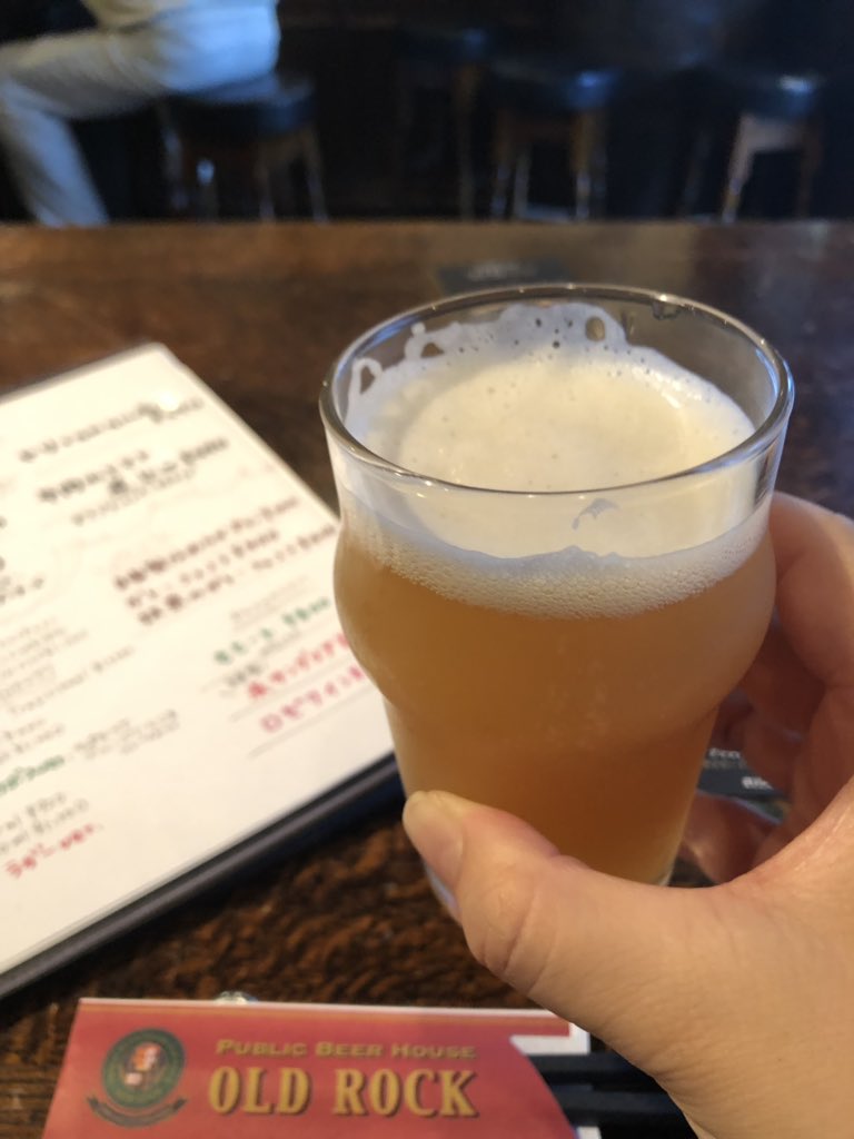 corin_star's tweet photo. "しろくまゴールデンカボスver."
酸っぱいのかと思いきや、ほんのり甘い
#秩父麦酒 #クラフトビール #beer #oldlock #bar #pub #松本 https://t.co/l6Q2QKjGmj