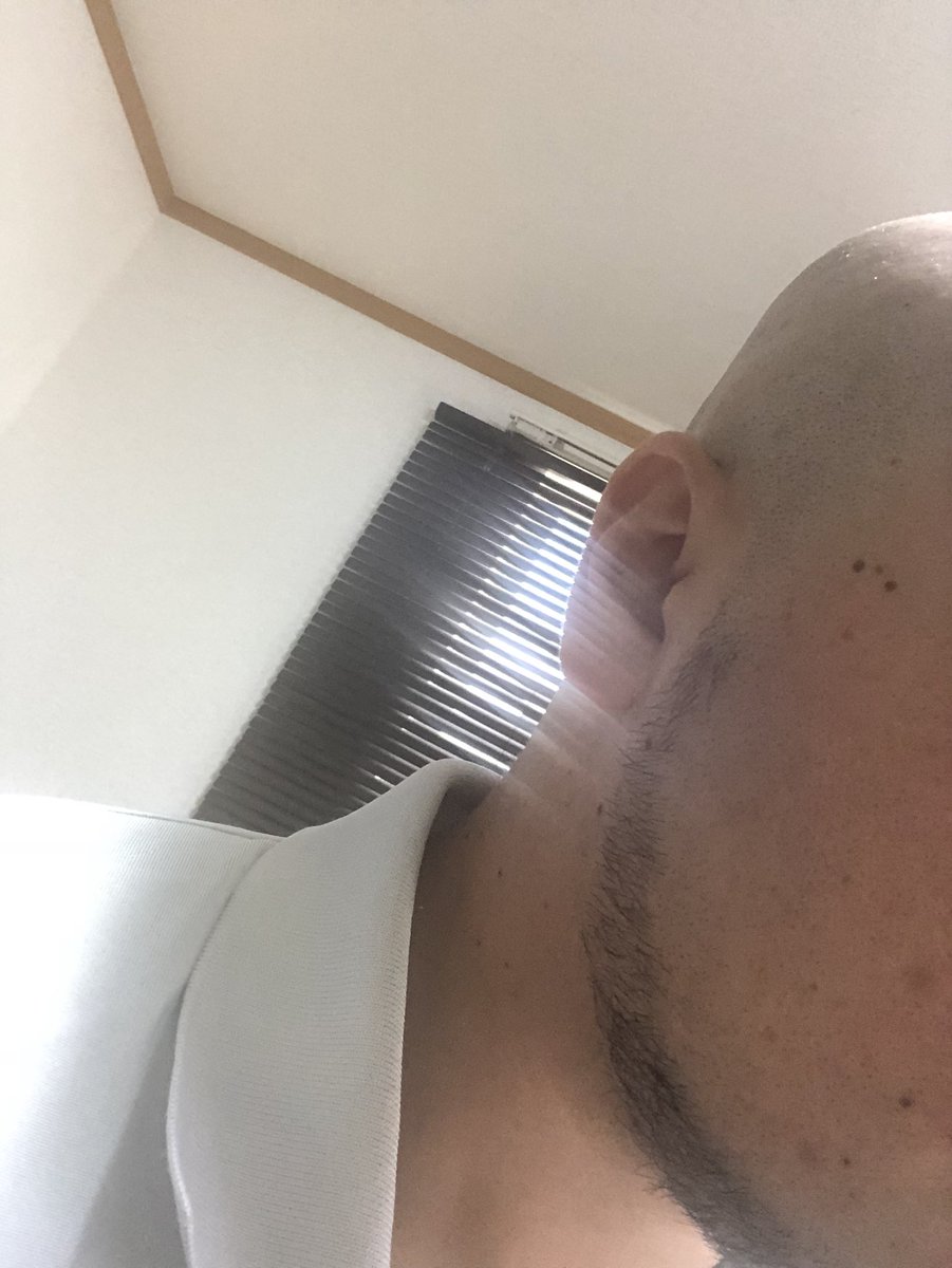 やう えっ もみあげとひげの境の定義がわからなくて夜も眠れないって やれやれ いいかい スキンヘッド にした時に剃らずに残す所から下がひげだよ さあ安心しておやすみ やう えっ もみあげとひげの境の定義がわからなくて夜も眠れないって やれやれ いいかい スキンヘッド にした時に剃らずに残す所から下がひげだよ さあ安心しておやすみ