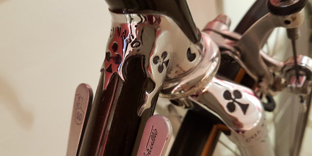 PesaroMusei's tweet photo. Un dettaglio intrigante, si può dire un'opera d'arte...
Sai cos'è? Lo puoi scoprire alla mostra “Il Giro d’Italia a Pesaro: le biciclette da corsa dei campioni dal 1910 ad oggi” a Palazzo Mosca! #pesaromusei https://t.co/fYxBKvFp0D