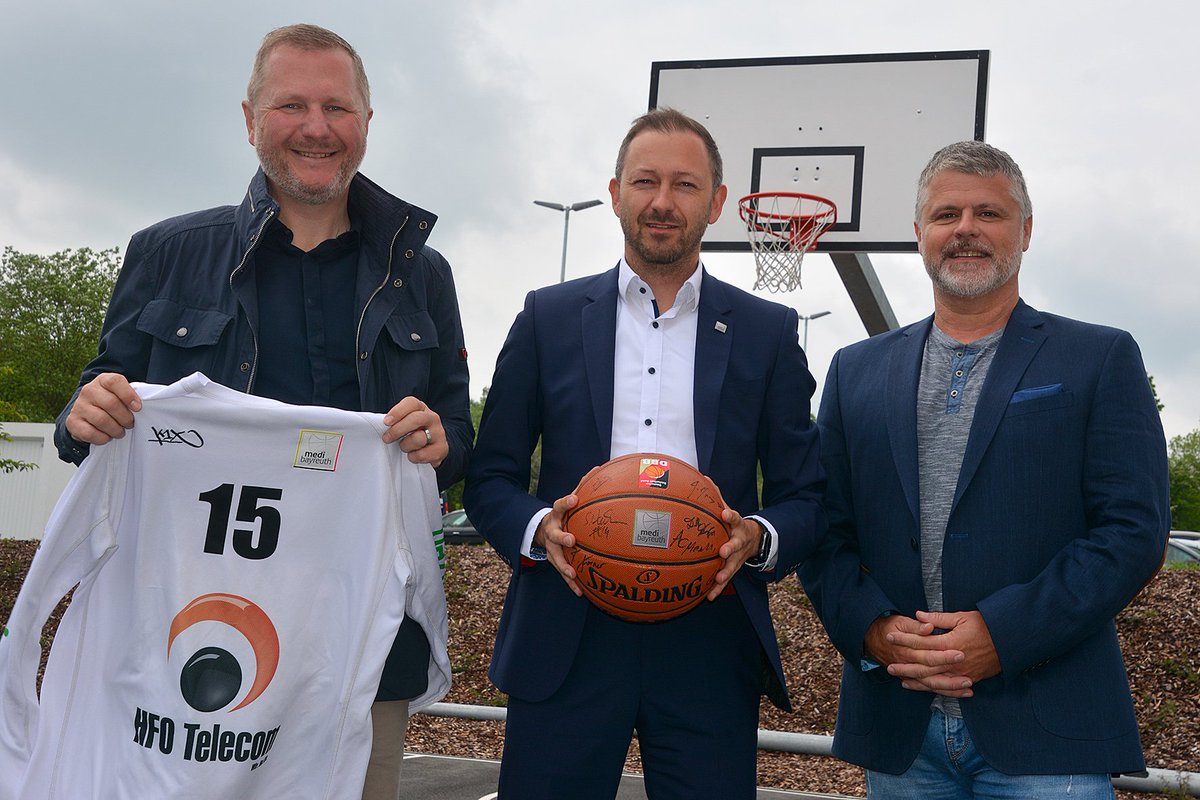 Gamma_DE_'s tweet photo. +++ #hfotelecom spielt weiter mit +++
 Wir unterstützen @medibayreuth ein weiteres Jahr! ☺️  – Weil wir ein Herz für #Basketball haben. Auf eine weiterhin erfolgreiche Partnerschaft! 🏀💪
Weiterlesen: https://t.co/UjzYlpLROh
 #gomedi #HeroesOfTomorrow https://t.co/Nupx4hdxnW