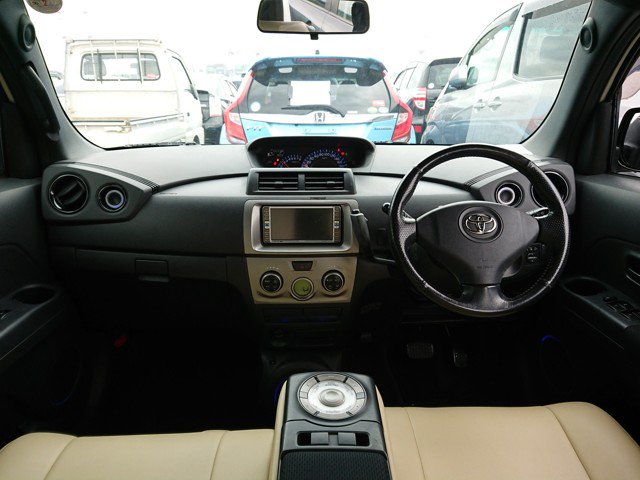 JPAutoAuctions's tweet photo. #Toyota bB in great condition going to a happy new owner in the UK. #Japan #Auto #Auctions https://t.co/UifzQw5boK