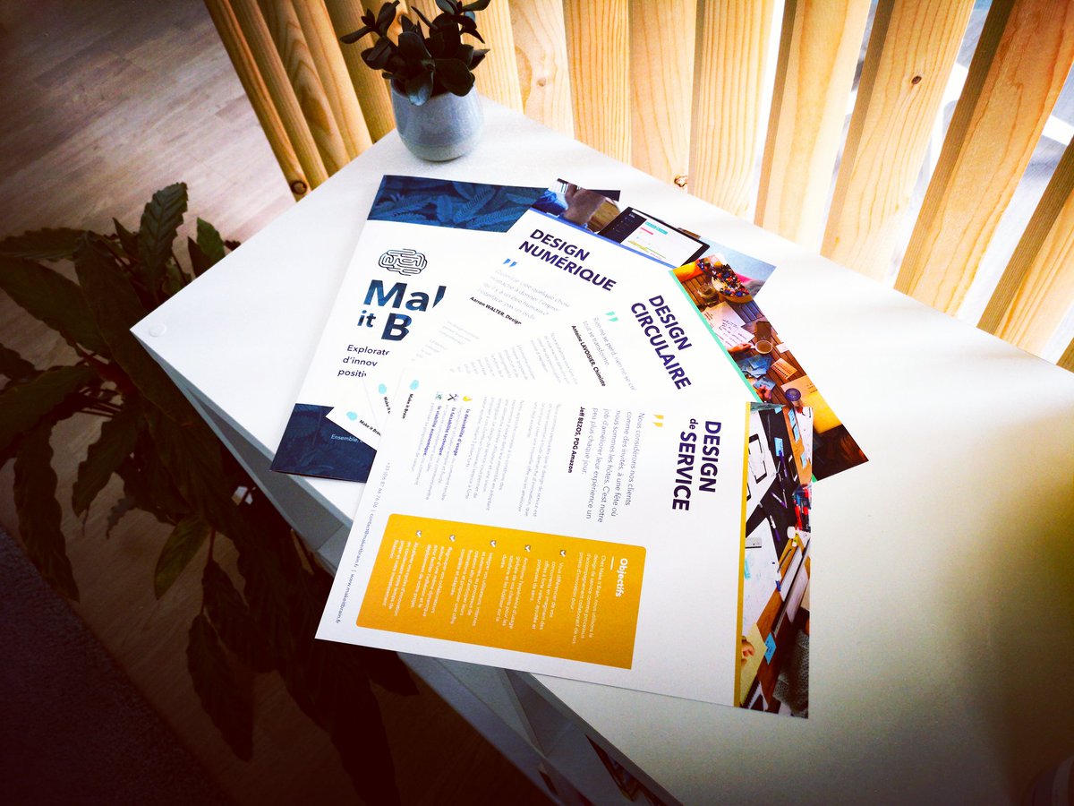 #offres #design 
Ça y est ! Nos plaquettes sont arrivées ! N'hésitez pas à nous demander une version numérique.
Ah et oui, breaking news ! La semaine prochaine sera devoilé notre nouveau site Web, ce sera par ici 😏  makeitbrain.fr