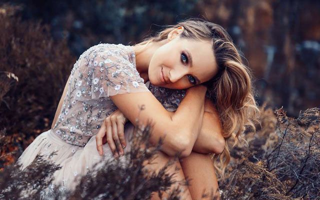 SongwritingMag's tweet photo. We single out some new songs from @estevensmusic, @von_spar, @LivAusten, @EmmaWhiteMusic, @Michaelraymusic and @JordanMackampa... #onthestereo https://t.co/fNNmVo5rbN https://t.co/QkH4q7kjAa
