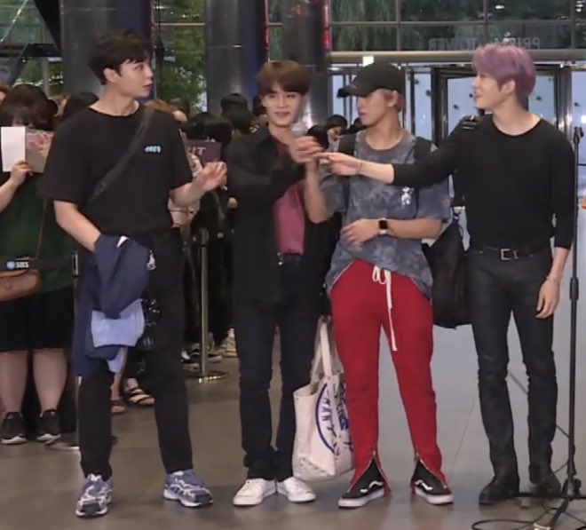 BJNYz's tweet photo. ดูหน้าจอนตอนน้องเรียกจยานี่ดิ ขำ55555555555555555555555555 https://t.co/TBFV90ePWG