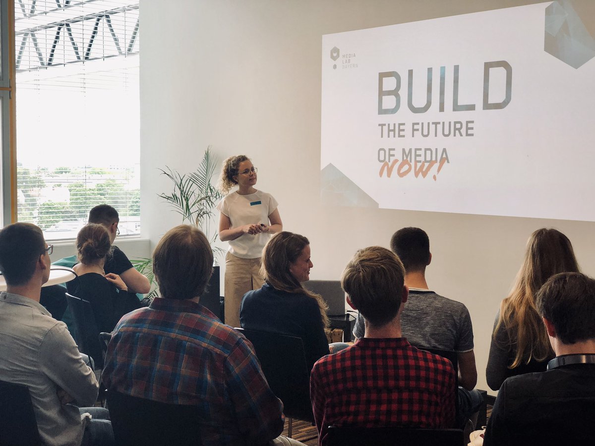 MediaLabBayern's tweet image. 💡Innovation für Medienhäuser
  
Heute startet das 3-tägige #PrototypingLab aus der #MediaLabMembership. Ziel ist es, neue Ideen für Produkte zu finden und zu testen - ohne teuere Investitionen! Let‘s get innovative 🚀