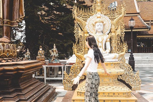 TheGWATCo's tweet photo. Twirling her way through Thailand, Global Traveller carlycakes checks out a sacred temple on her Teach trip 🇹🇭 At the top of Doi Suthep mountain, you can view the whole of Chiang Mai from up above.

#thailand #temple #globalworkandtravel #thai https://t.co/c8JL3l9FJl