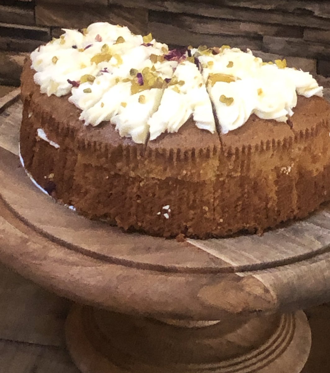 Anyone for cake? Luxury Strawberry and Cream Cake and Lemon Persian Cake. Pop in for a cuppa and enjoy a slice or two 😉#cake #tea #coffee #bucks #westwycombe #village #giftshop