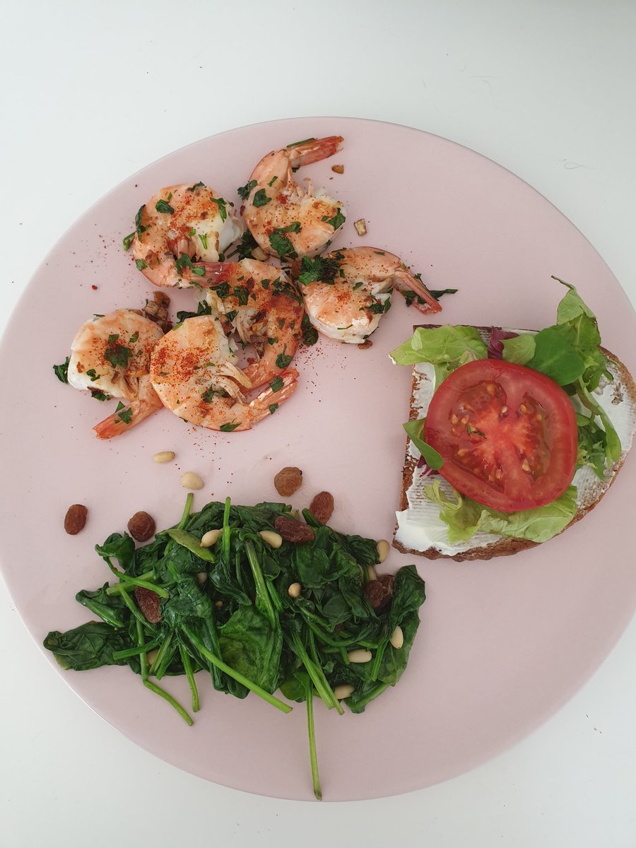 4noschan's tweet photo. Not sure how healthy this is, I just enjoy cooking it and watching all the matching colors #colorfulcooking https://t.co/yjLQa9ukQT