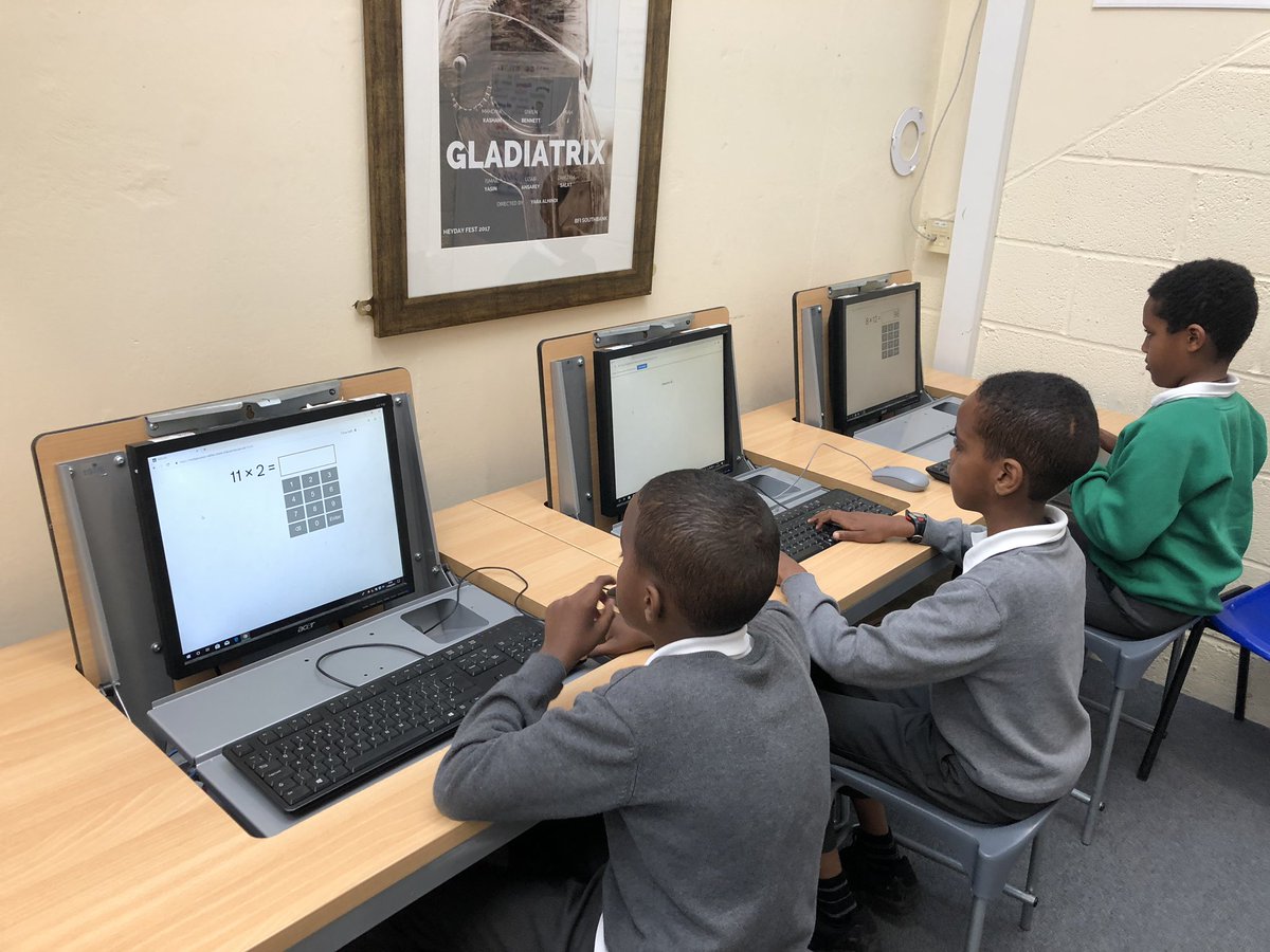 GDPS_TW8's tweet image. #Year4 are just leaving their #feedback after the #multiplicationtablecheck #mtc 

What fun! #maths #timestables