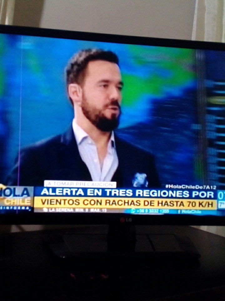 Nidialoreto1's tweet photo. @HolaChileLaRed felizz saludos a todos los que hacen posible este lindo programa , los adorooooo , son mi mejor medicina !! Saludos bandatwiteras que tengan un buen dia ,@edodelaiglesia 😻😻😻😻😻😻😻😻😻bombom esquisito https://t.co/0b9ewF6mx5