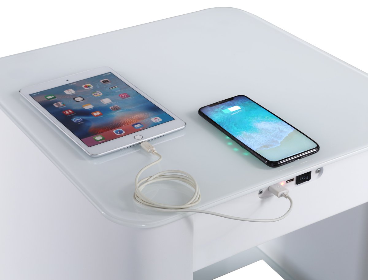Jualfurnishings's tweet image. ***GIVEAWAY*** To celebrate the launch of the New Smart Bedside/Lamp Table we are giving away one of these tables. Technology includes: Quality Bluetooth Speakers, Wireless Charging Pad, USB Ports and Lights. To enter just RETWEET this post,  Winner will be announced 28/06/19