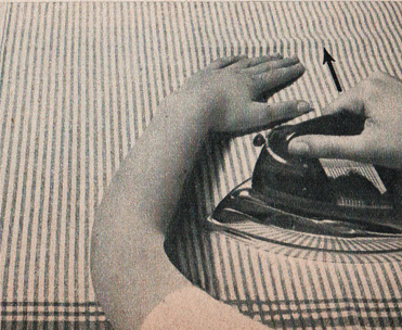 « L’épaisseur des draps, la finesse des nappes, le marquage des serviettes, la qualité des torchons prennent sens dans une chaîne de gestes répétés et festonnés. » Michelle Perrot strabic.fr/Le-geste-de-re…