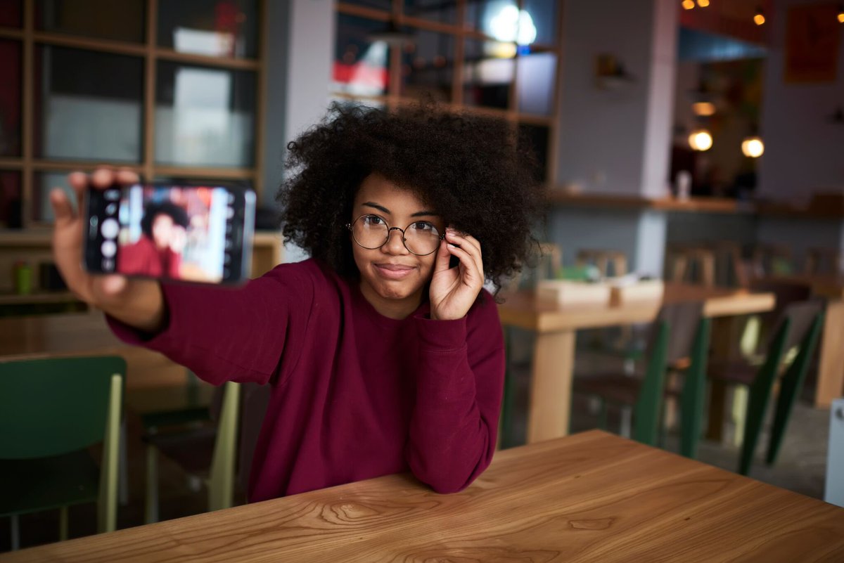 OCMagazines's tweet image. Raising kids in the age of social media. It’s complicated 🧡 but we’ve got practical parenting tools &amp;amp; ways to navigate the risks with a healthy perspective from licensed marriage &amp;amp; family therapist + Amazon best selling author Kathleen Mates-Youngman M.A.
orangecountymagazine.com/home/raising-k…