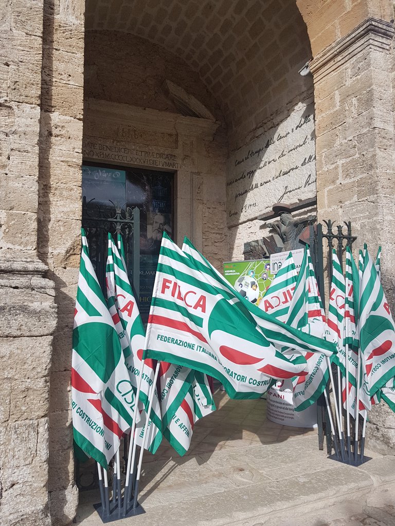 FilcaCisl's tweet photo. Il segretario generale aggiunto Enzo Pelle ricorda l'attenzione della Filca su privacy e digitalizzazione. "La tutela dei nostri associati è massima. Il Bilancio sociale, che realizziamo da 9 anni, dimostra il nostro impegno". #FilcaInRete #noiCislsiamo https://t.co/JkBy1IUM0d