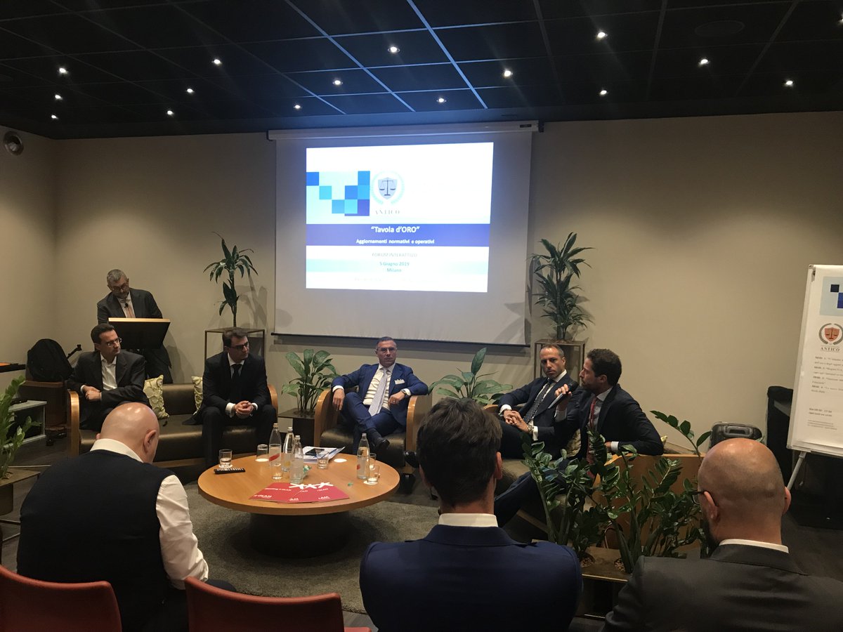 SapgLegal's tweet photo. L’Avv. @AlessiGio Partner di SAPG e l’Avv. Vincenzo Tomasello, in una sala gremita di Operatori in Oro, hanno preso parte alla Tavola d’Oro organizzata dal Presidente A.N.T.I.C.O. – dott. Nunzio Ragno.
Insieme agli operatori del settore ed al team di Professionisti https://t.co/tAwKs9H0IB
