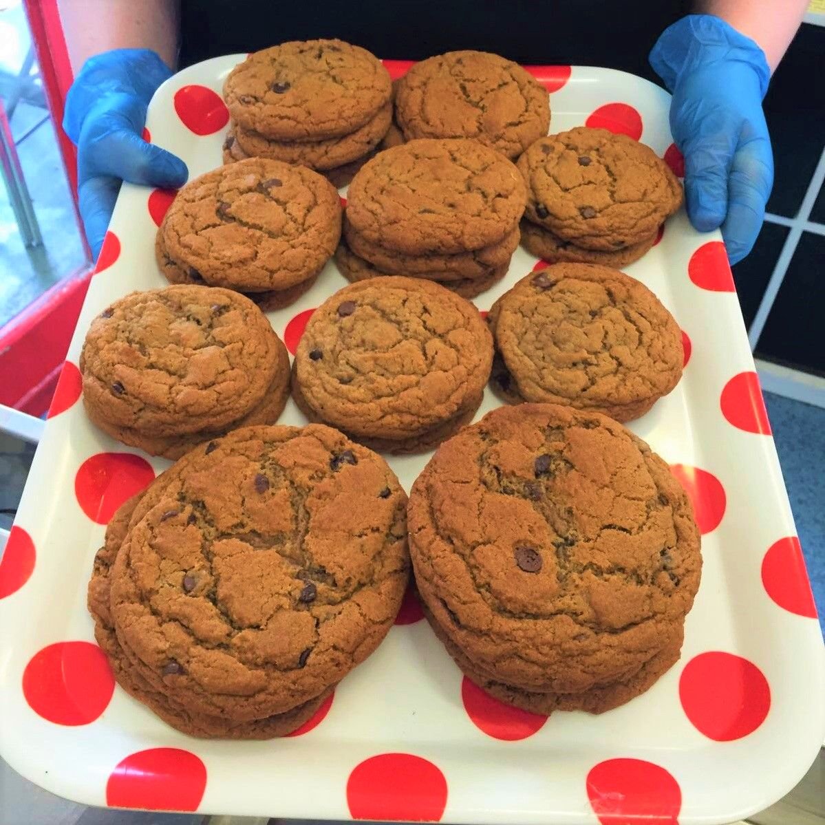 MsCupcakeUK's tweet photo. Choc Chip cookies are always a good idea 😍🍪 Order online here https://t.co/QVIgVkLhRp #cookies #chocchip #vegan #veganfood #vegantreats #mscupcake https://t.co/MeZu7UN5TI