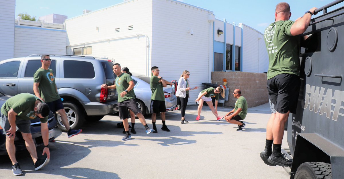 Colton_PD's tweet photo. Stretching is an integral part of any workout. It is even better when done with a team! #workout #fitness #coltonpd #coltonpolice #coltonpolicedepartment #colton #teamwork #teamworkmakesthedreamwork #motivation #stretch #LawEnforcement #getfit #exercise https://t.co/jVKSUoL7IS