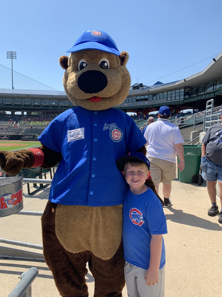 ErinFyn32's tweet photo. Luke and I had a great time at the @IowaCubs game yesterday. @ihapp_1, as always, totally made Luke’s day. Can’t wait for the team to get back into town! #baseballsummers  #momandsondate https://t.co/kBmIKvXvL8