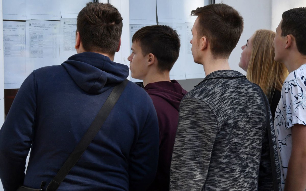 novaya_gazeta's tweet image. «В лицеях и гимназиях нас подготовили почти ко всему, кроме болезненного разочарования, случившегося с нами после выпуска», — экс-студентка МГУ объясняет, почему студенты-отличники бросают вузы после первой же сессии

amp.gs/dL5h