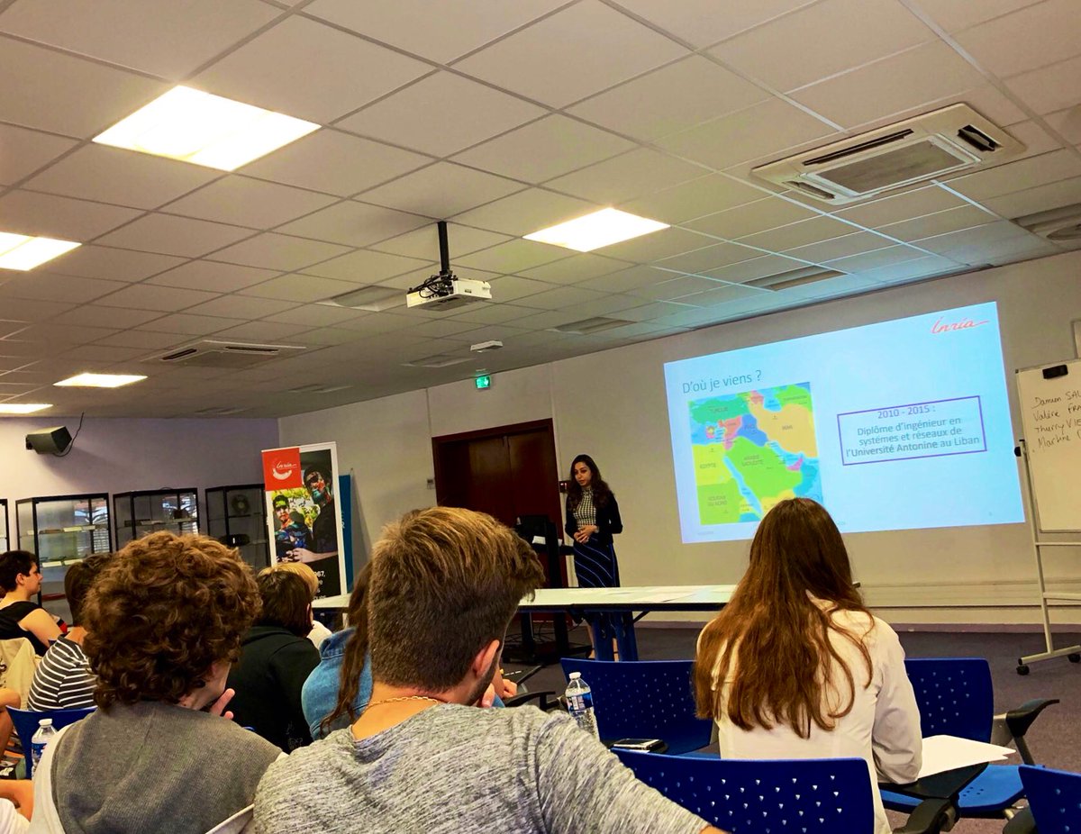 StephanieChall1's tweet image. Dans le cadre du programme #MathC2+, j’ai présenté ce matin mon parcours et ma recherche à 45 lycéens. J’espère avoir suscité des vocations ! 😊 @inria_sophia