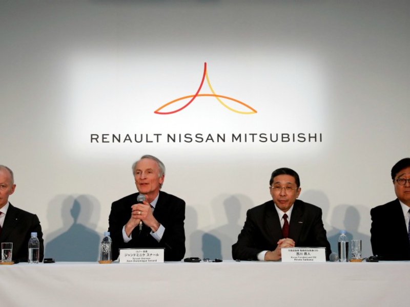 #BreakingNews- Divorce? Merger? Renault-Nissan alliance faces crossroads feedproxy.google.com/~r/autonews/Br…