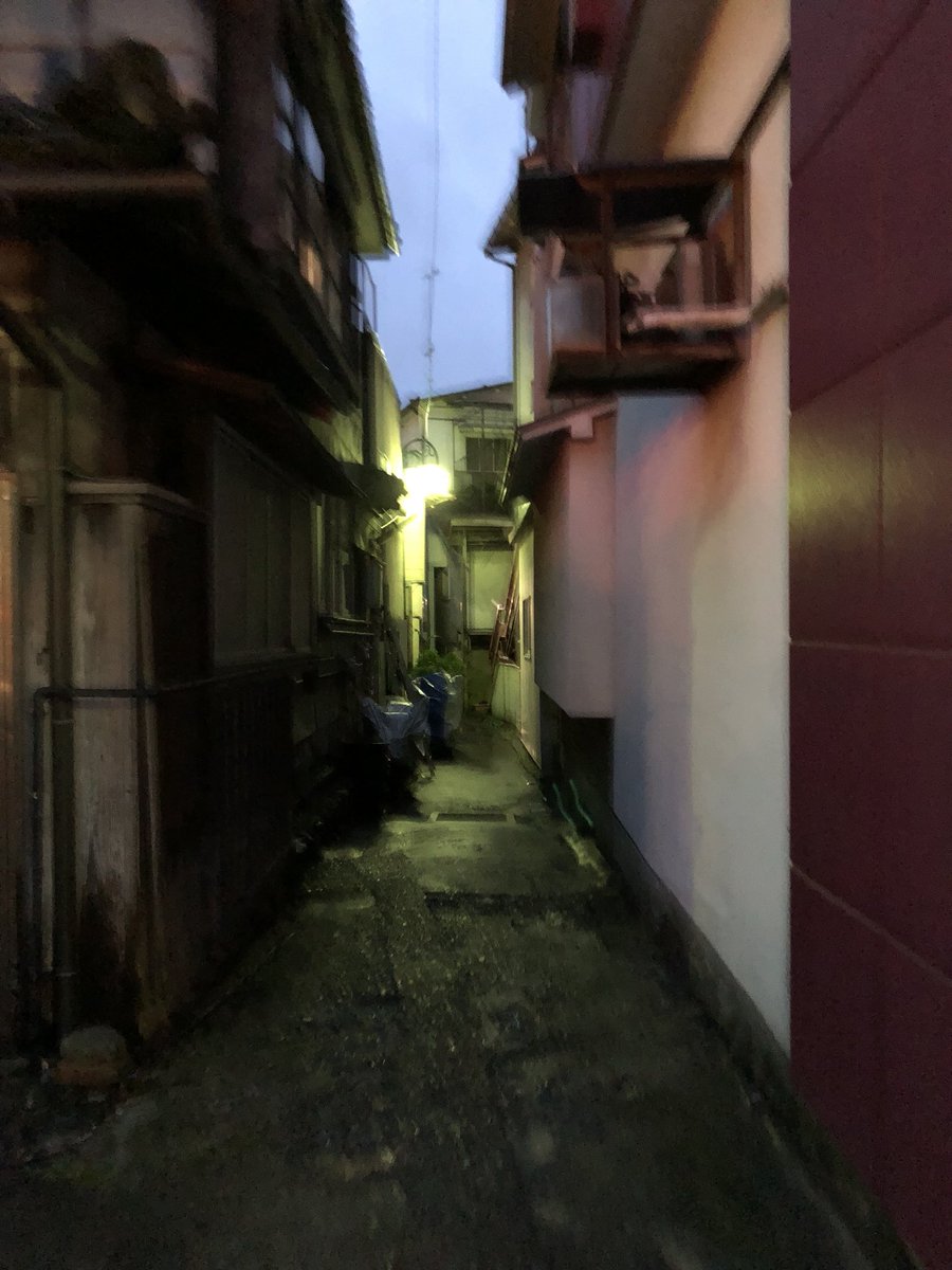 #路上観察
路地裏。 