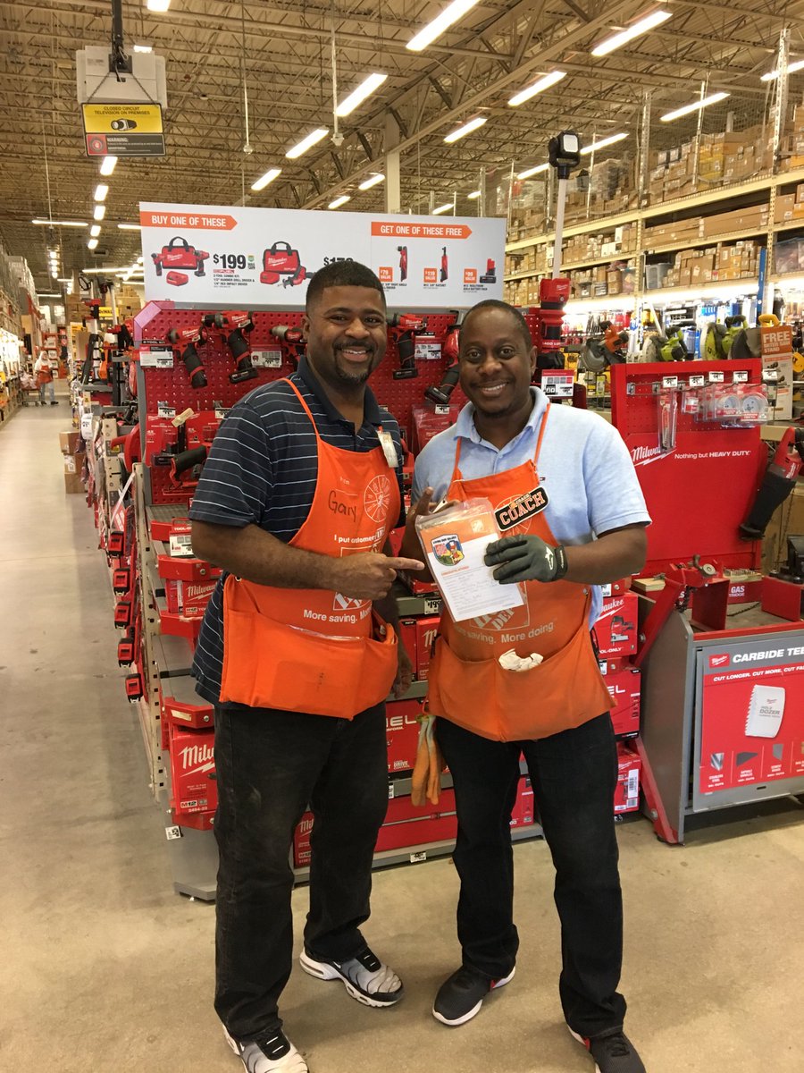 garybeckford's tweet photo. Thank you Mark for living our values everyday in D25#6310. https://t.co/fLx6Bhug3B