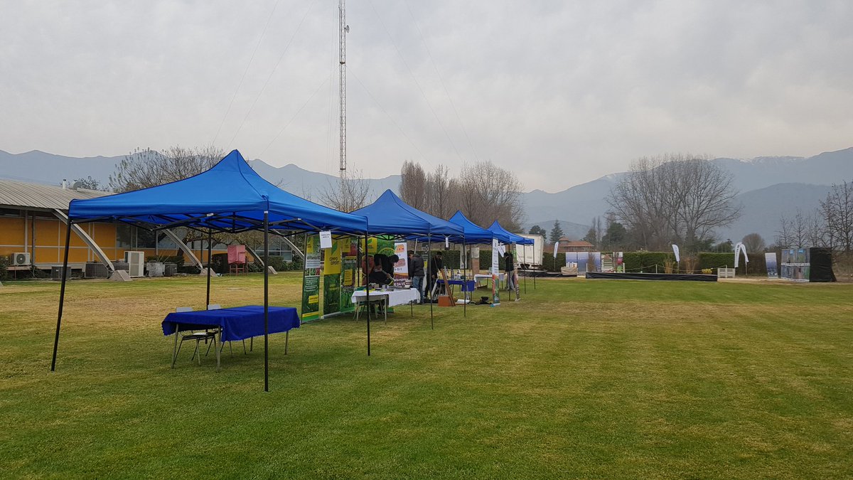 Comienza a llegar la gente a un nuevo Día de Plantación organizado por el Departamento de Post Venta de Univiveros.