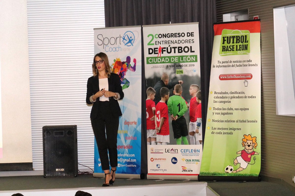 lorenacos's tweet photo. Encantada de haber participado en @CEF_Leon_ con su II congreso para entrenadores de fútbol. He estado rodeada de grandes profesionales, he disfrutado de una tierra maravillosa y de su bonita gente. #gracias https://t.co/8arSKtIH1j