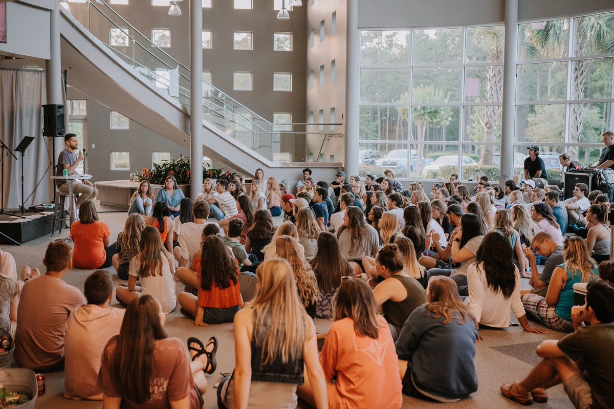 Overflow tweet media