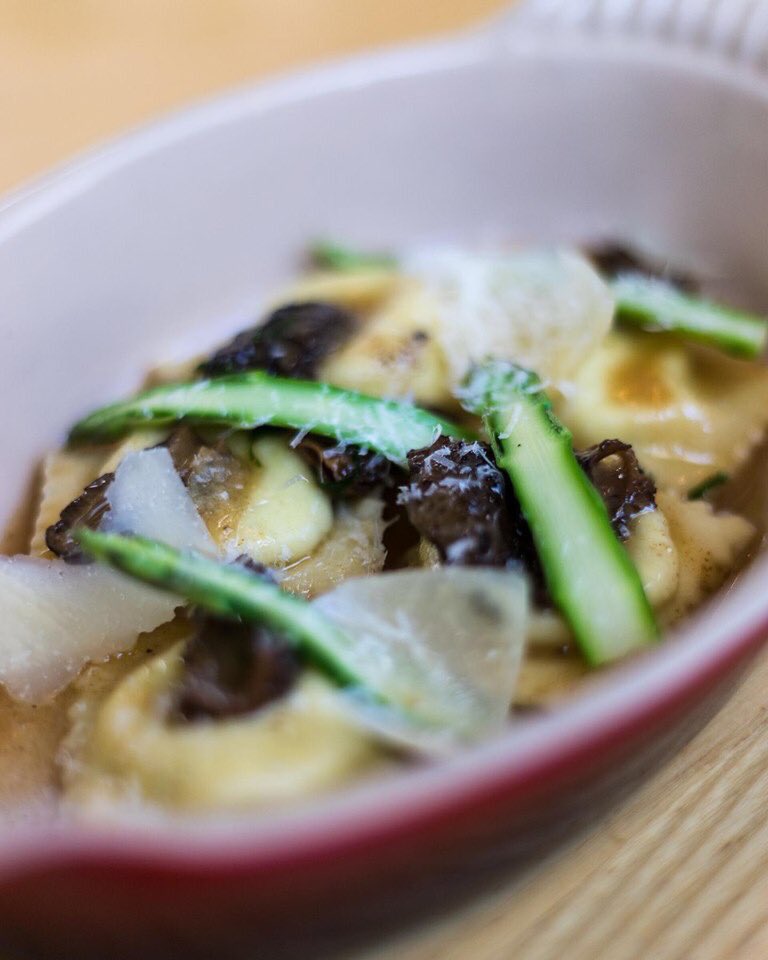 Our asparagus and ricotta ravioli is a real gift to your tastebuds! Made with morels, beurre noisette, asparagus and parmesan. 🇫🇷 #yycfood