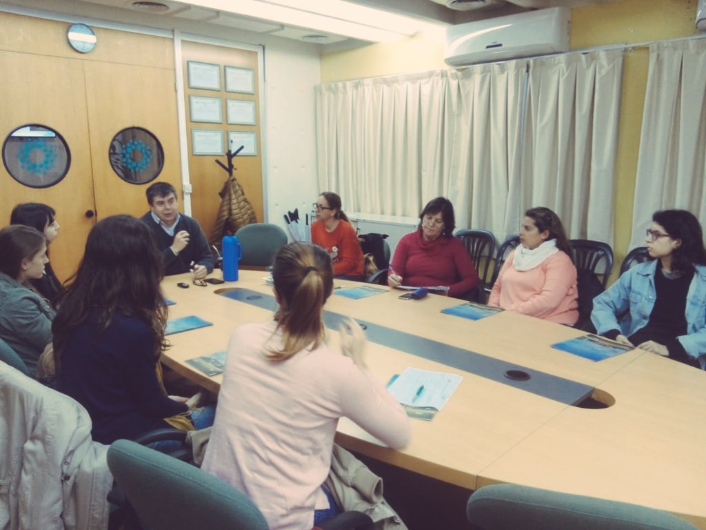 PTLCSAPEM's tweet photo. #PTLC
Recibimos la visita de alumnas del Ciclo: Mujeres Emprendedoras de la @UNLitoral para conocer el @PTLCSAPEM y el trabajo que se realiza. Las recibió el Gerente @matozoeduardo y la emprendedora Laura Ibáñez de #azchrum incubada en el #ptlc, quien les contó su experiencia! https://t.co/W9fKJN0Xvt