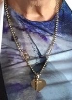 MerseyPolice's tweet image. Have you seen this necklace or been offered it for sale? It was stolen from a pensioner in #Tuebrook by an unknown female on 31st May. DM @MerPolCC, call 101 or contact @CrimestoppersUK anonymously on 0800 555 111 if you can help. Read our appeal here: crowd.in/0YLjLr