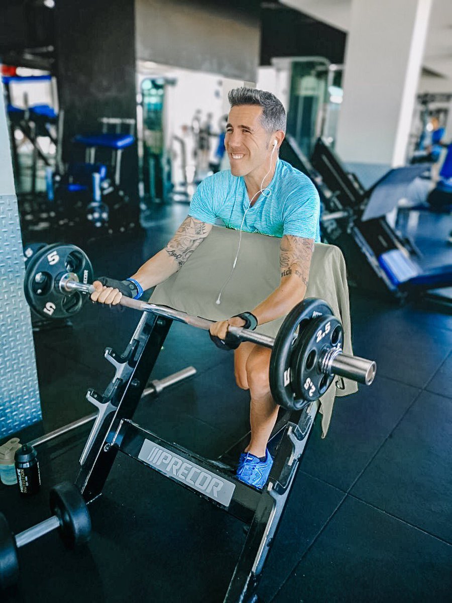 trabajahbl's tweet photo. Famili!! 💪Aquí dando guerra, por cierto: ya son 10 kilos más de masa muscular 💪. 

Márcate un objetivo 🎯, y luego un plan para lograrlo, Si no te sales del plan tarde o temprano lo lograrás . 

✅ Fácil !! NO‼️, pero te AYUDO 💪

#españa #sevilla #granada #fitness #salud https://t.co/Yq8NuWFXQ6