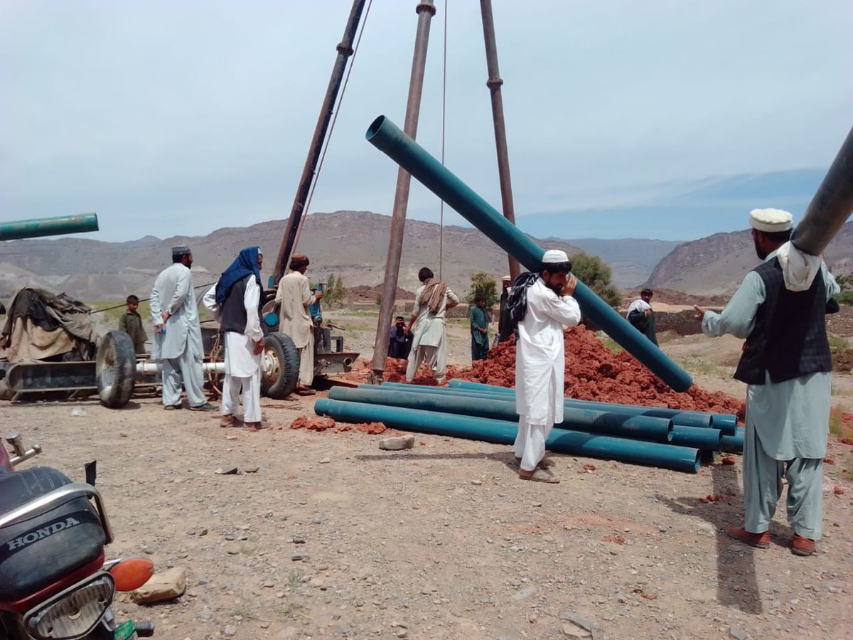 VofBalochistan's tweet photo. #PakArmy installed a water supply scheme at #Zhob. Local residents paid special gratitude to Pak Army for providing clean drinking water at their doorsteps.
#Pakistan #Balochistan https://t.co/51CUI0kZyQ