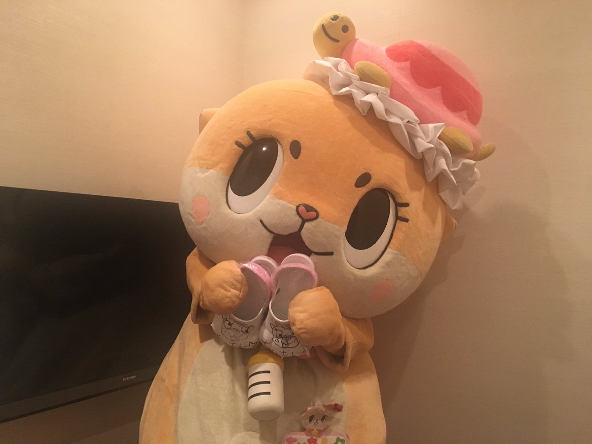 CollectionAkiba's tweet photo. 【RT＆フォローで：ちぃたん☆のサイン入りアキバサンダルをプレゼント！】
抽選で1名様にプレゼント!欲しい人はフォロー&amp;RTしてください
※RT、フォロー両方してくれた人に限ります。6/30締切、当選はDMでお知らせ
@chiitan7407 #アキコレ https://t.co/tptFyYDVi0