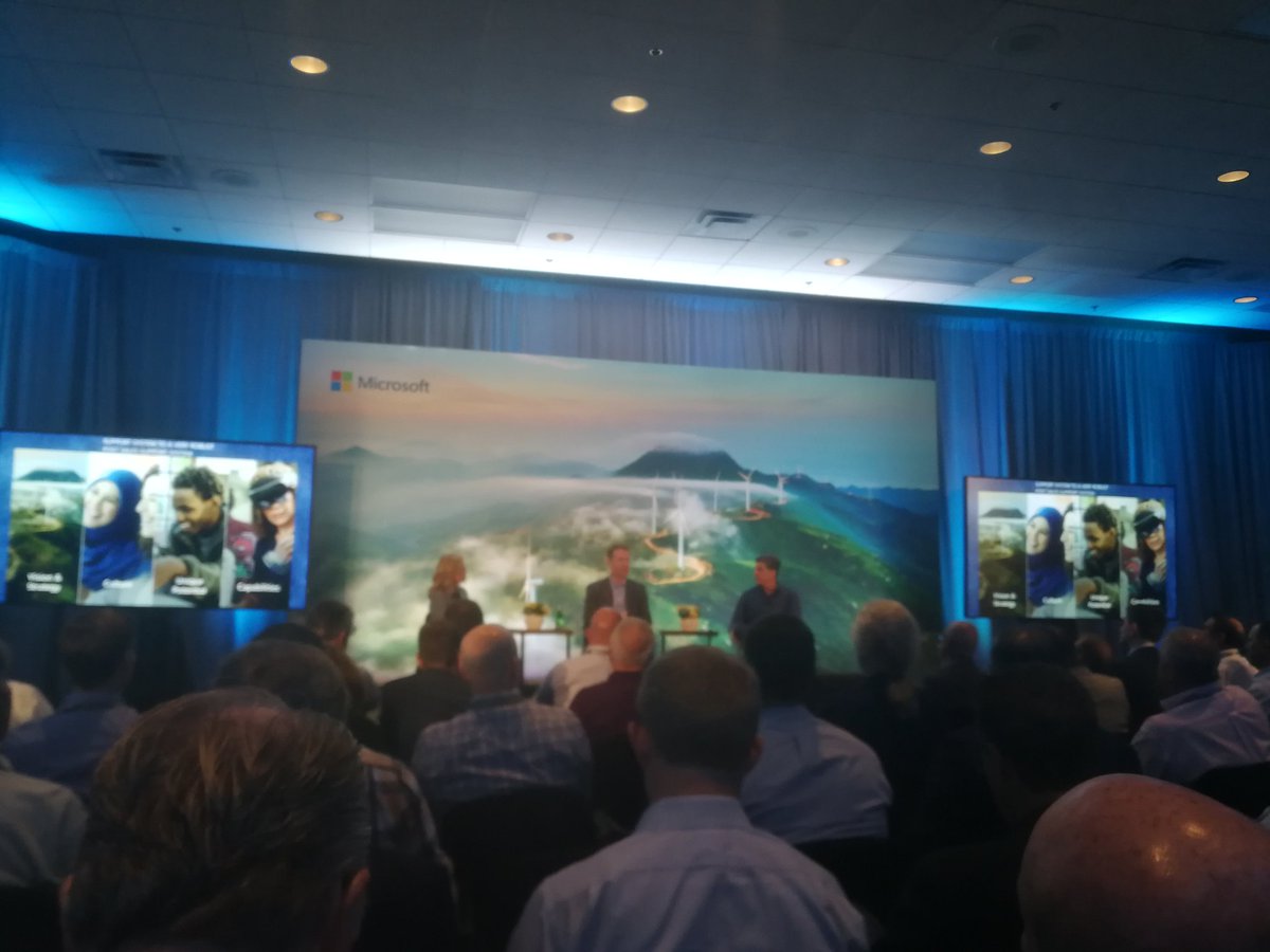 DynMarc's tweet photo. Executive meeting here at last day of #MSBizAppsSummit, talking about business transformation.  @Eng_365 https://t.co/QrDbX7Axbo
