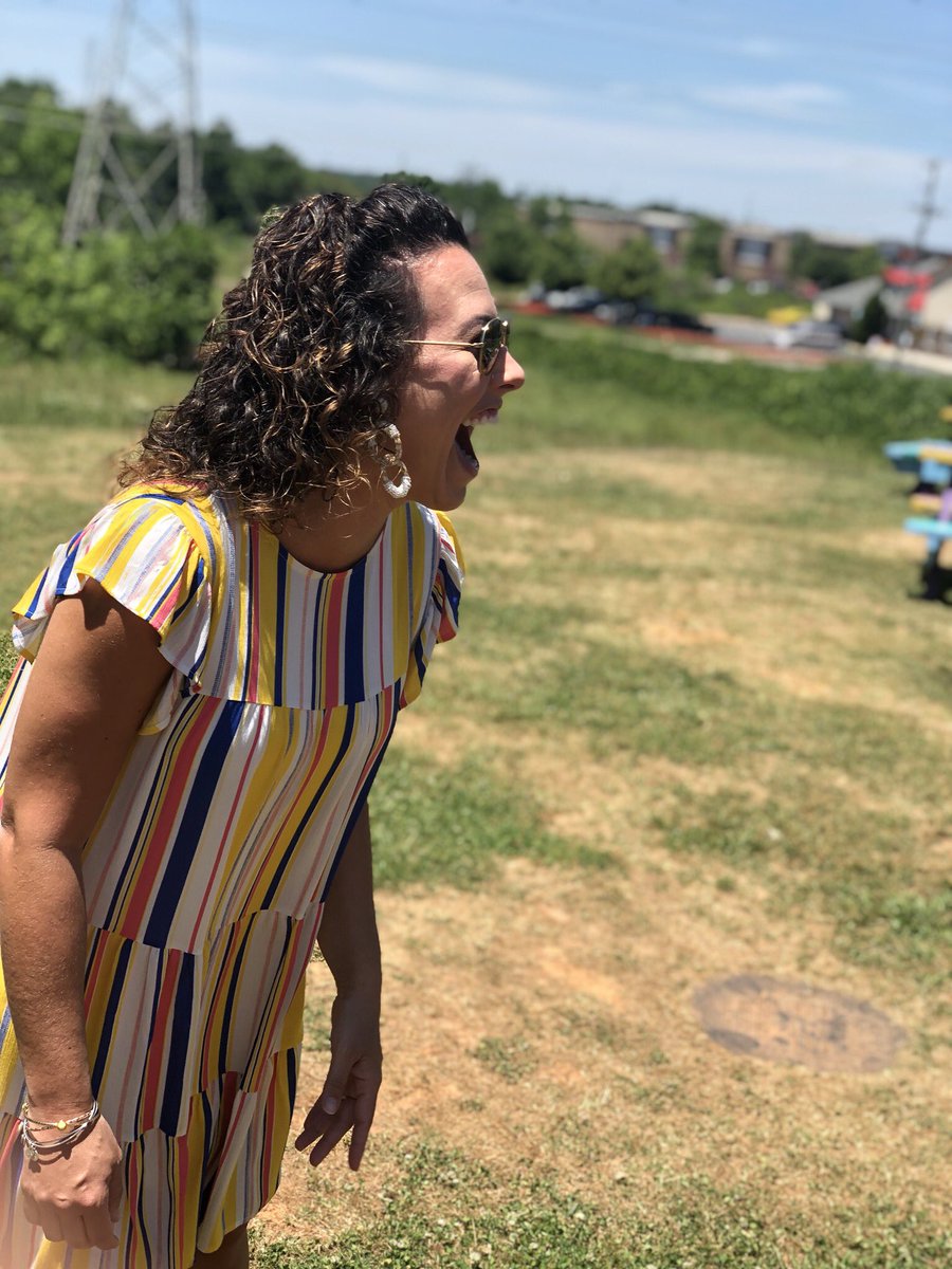 CLTGoGreek's tweet photo. Happy Birthday to our Associate Director @BonnyShadeBB! Please help us in wishing her a great day! 👑✨🥂🎉🎈🎊💚😄 https://t.co/YafpMijuVy