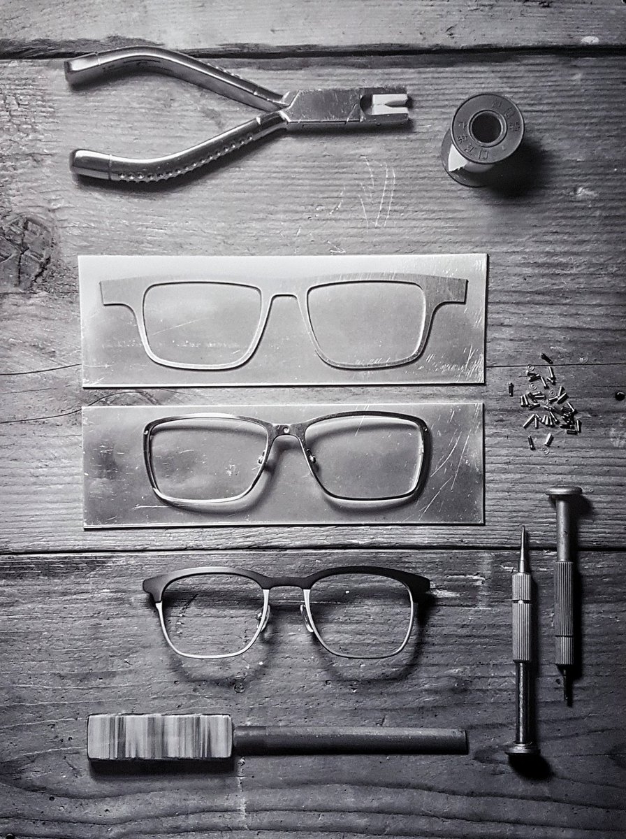 AndyLorrimar's tweet image. #catchlondon #bootsopticians #tomdavies #bespokeeyewear @tdtomdavies great day, loving the insights into spectacle manufacturing #madeinengland