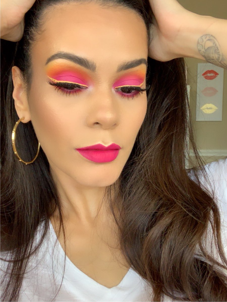 love4makeupby's tweet photo. 🍹🏖 Colorful Summer Makeup Look 🍹🏖 @ABHcosmetics 
—————————————————
#colorfulmakeup #makeuplooks #abh #abhrivera #makeupsummer #makeupdolls #makeupideas #makeuplife #makeupjunkie #makeupartist #makeupoftheday #ilovemakeup #makeuplife #riverapalette #makeupbyme #beauty https://t.co/9m0MUql69M