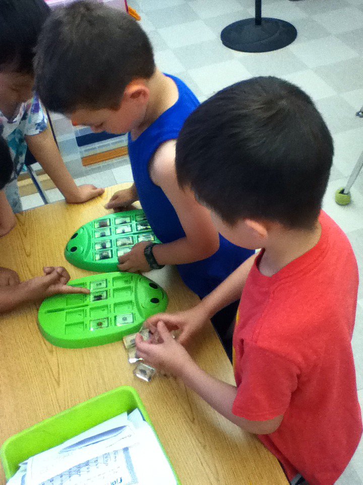 RunkleKP's tweet photo. Visiting 1L and learning about what first grade is all about! https://t.co/4Utt2Rf5En