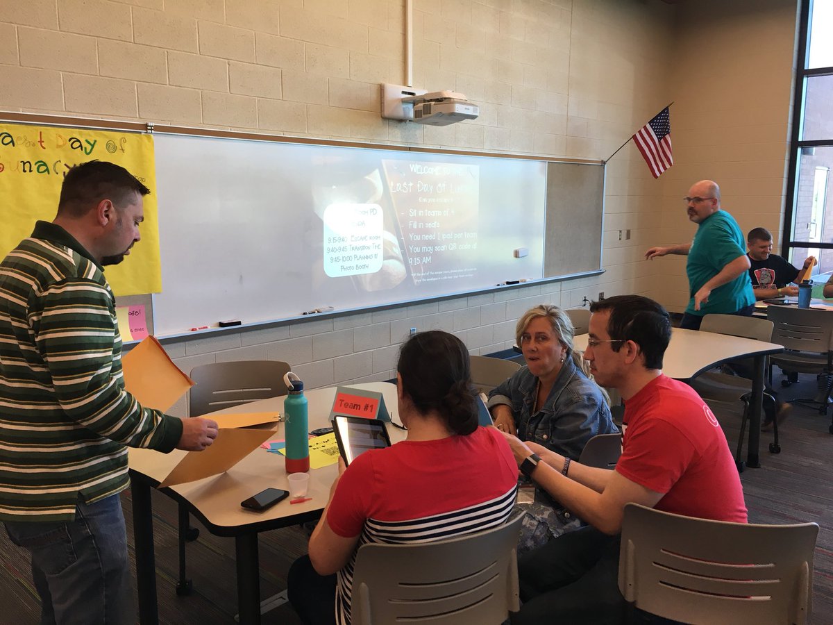 mward33's tweet photo. Ignite the spark #sparkCV #MOCrewMates @CVSDElementary https://t.co/4B2g9n3CuD