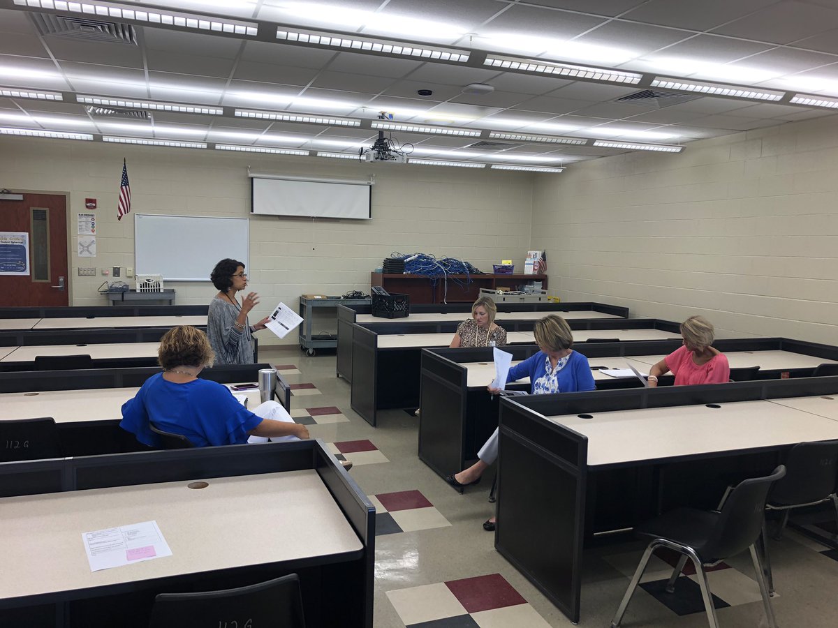 smithno2's tweet image. Sharing their expertise around the supports, conditions, and structures  needed to facilitate the push-in model in their schools. Great job @lms_esol, @SujataWallace1, @KristenGillaspy and the SpEd Leadership team! @LexingtonOne #leadershipmatters