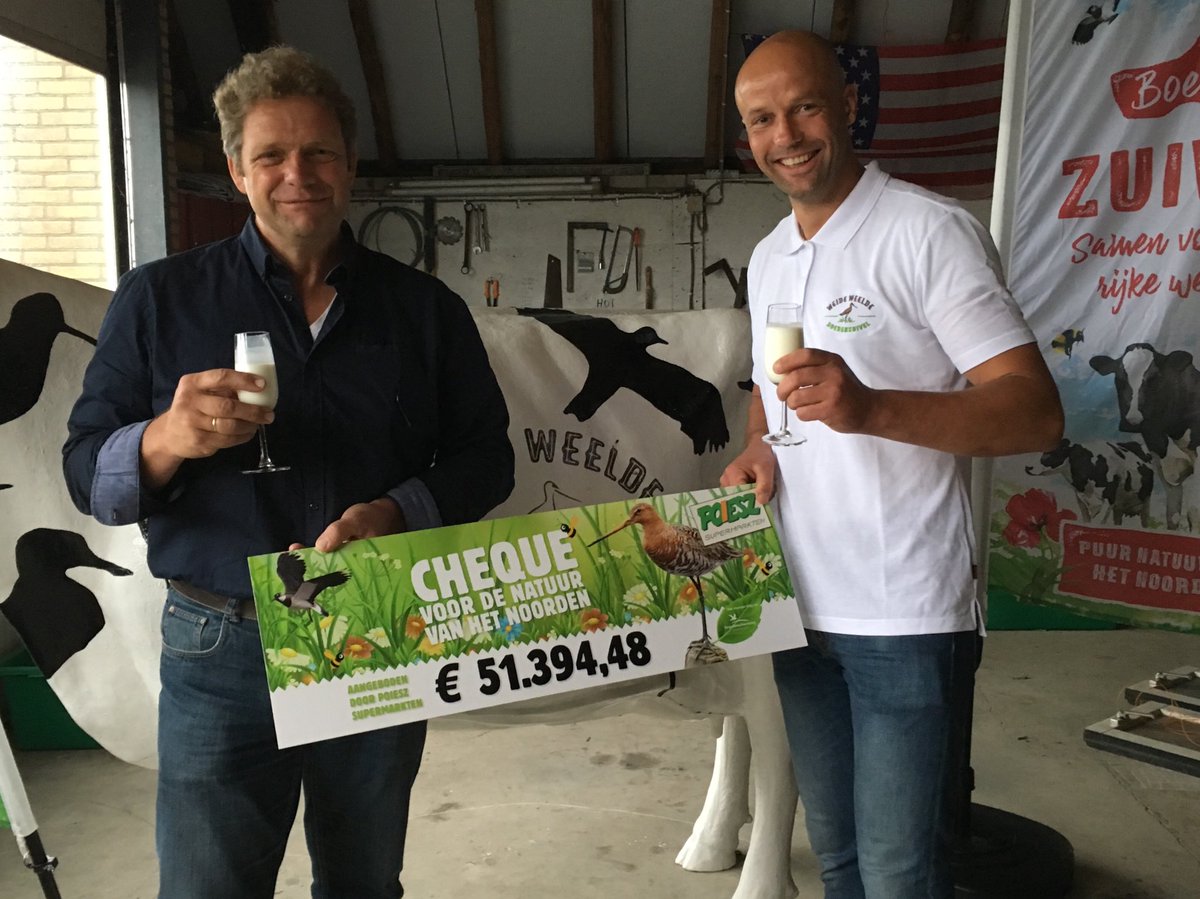 Het Weide Weelde Fonds heeft vandaag een supervet bedrag ontvangen van Poiesz Supermarkten! Daar kunnen we mooie dingen van doen voor de #weidevogels! #weideweelde #natuurbeheer #proost