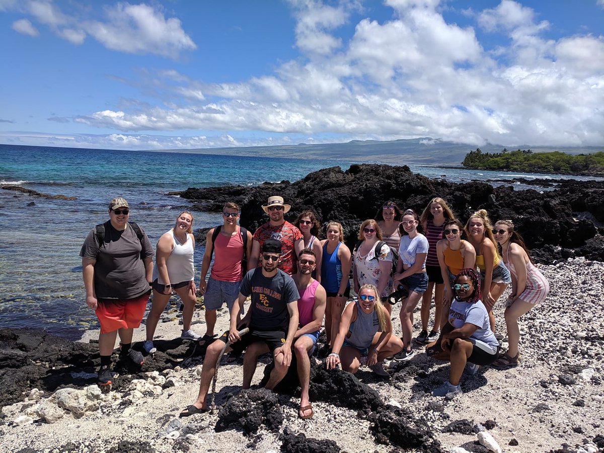 ElmiraCollege's tweet photo. Dr. Kjar and Dr. Smith took an #ElmiraCollege Term III field biology class to Hawaii to explore the ecology of successional communities, theory of island biogeography, and ecological sampling: https://t.co/62aFrA6TmN #TermIII #whyelmira #fieldstudies https://t.co/wf0niUBEvt