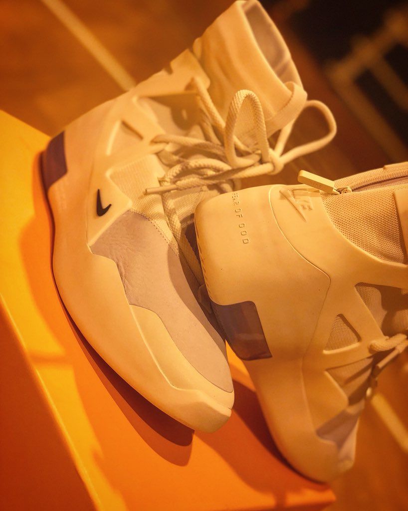 ともやん レイクレ 6万8000円のバッシュを金持ちmgに買ってもらった動画はまた後日個人チャンネルで出しますね T Co I4vlnqsp61 Twitter ともやん レイクレ 6万8000円のバッシュを金持ちmgに買ってもらった動画はまた後日個人チャンネルで出しますね T Co I4vlnqsp61 Twitter